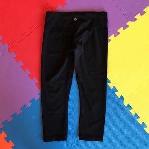 Cropped lulu Lemon black leggings